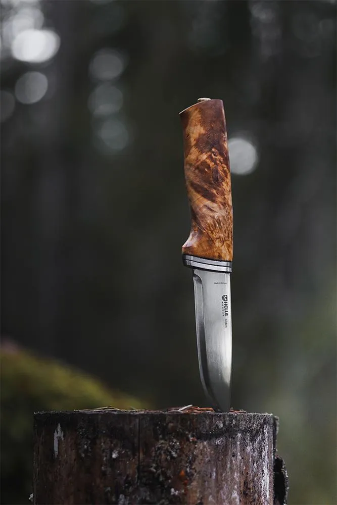 Helle Alden kniv 12C27 masurbjørk